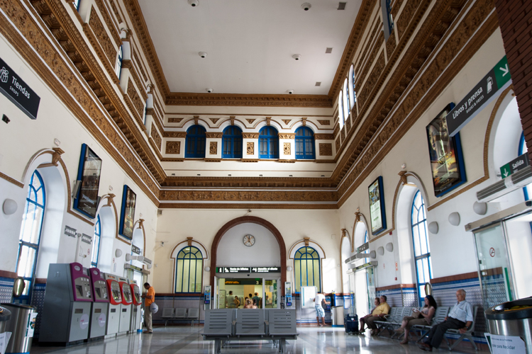 Jerez_de_la_frontera_station_waiting_room