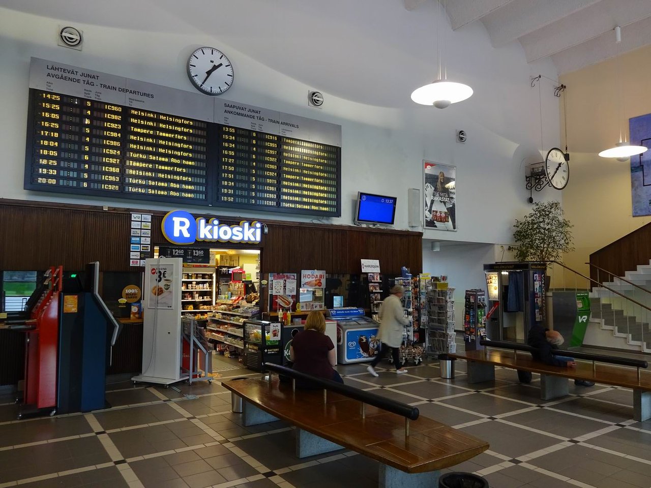 Turku Station Inside