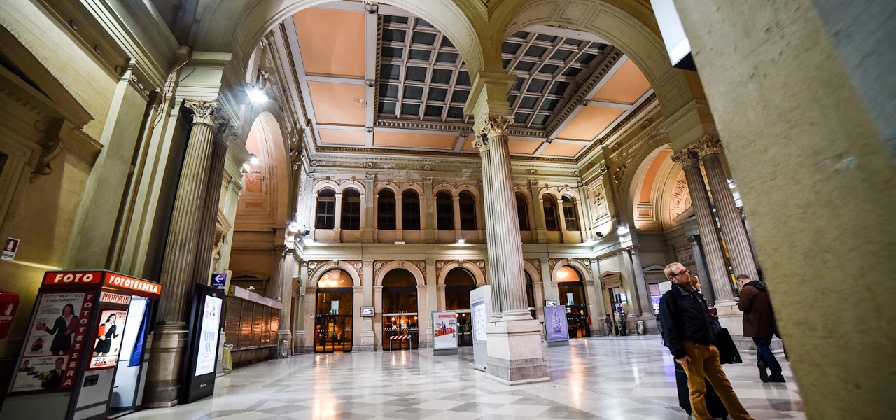 Trieste_railway_station_hall