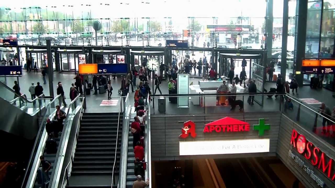 Berlin_hbf_europaplatz_concourse