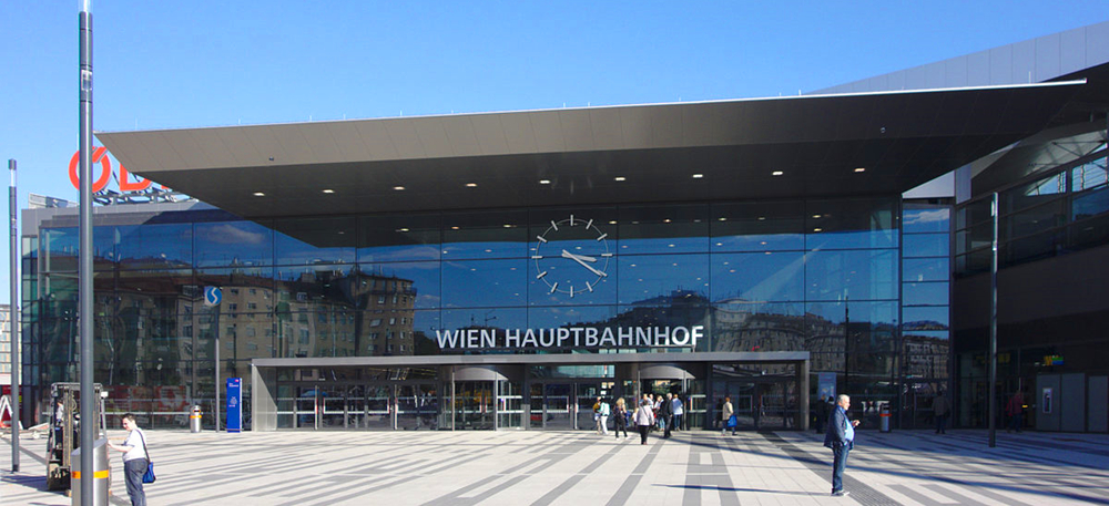 %e5%a5%a5%e9%93%81 Wien_hbf Outside
