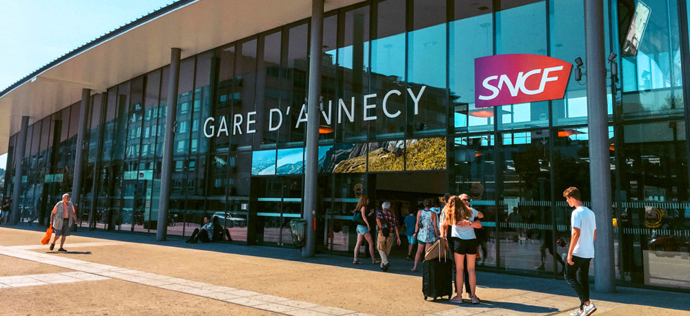 Annecy_station_outside