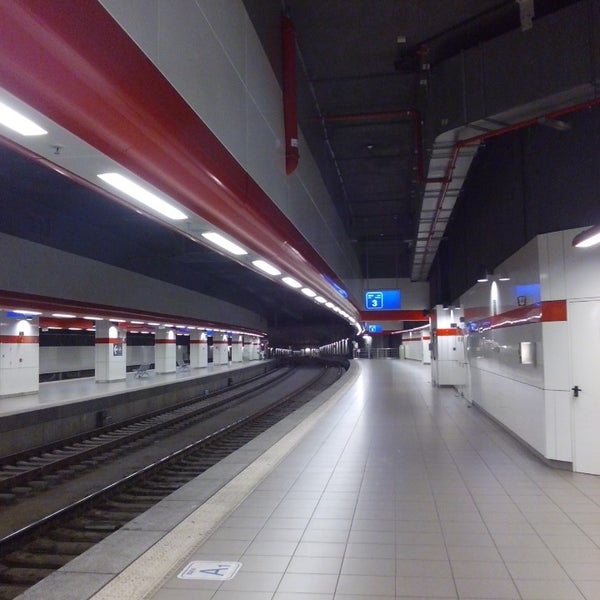 Bruxelles National Ae%cc%81roport_zaventem__station_platform