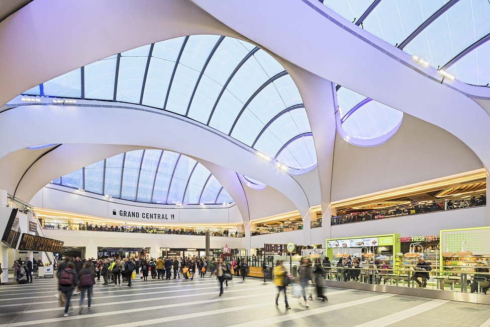 Birmingham_new_street_concourse_2
