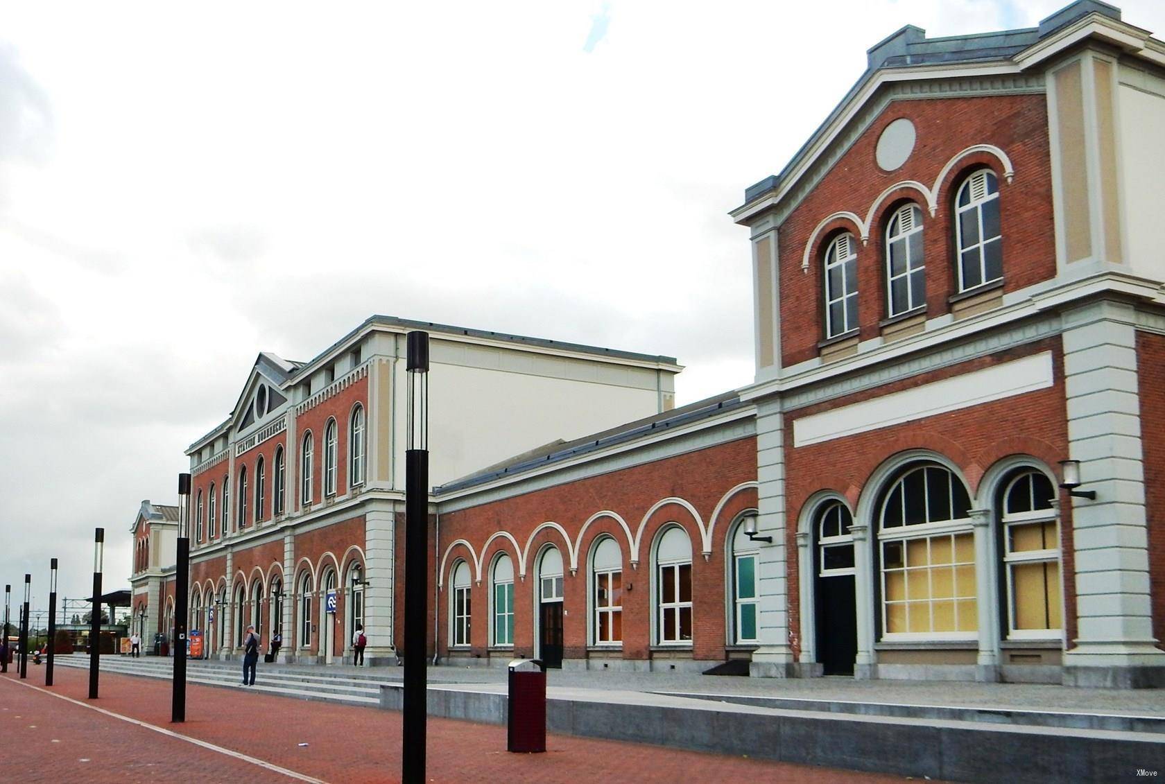 station building photo