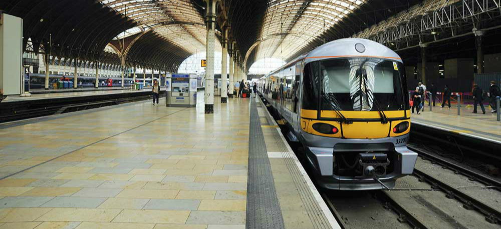 Yingtie _heathrow_airport_station_inside