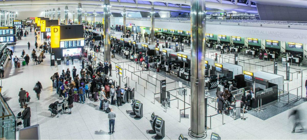 Yingtie _heathrow_airport_station_outside