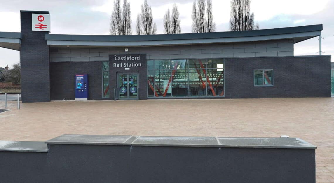 Castleford_station_building