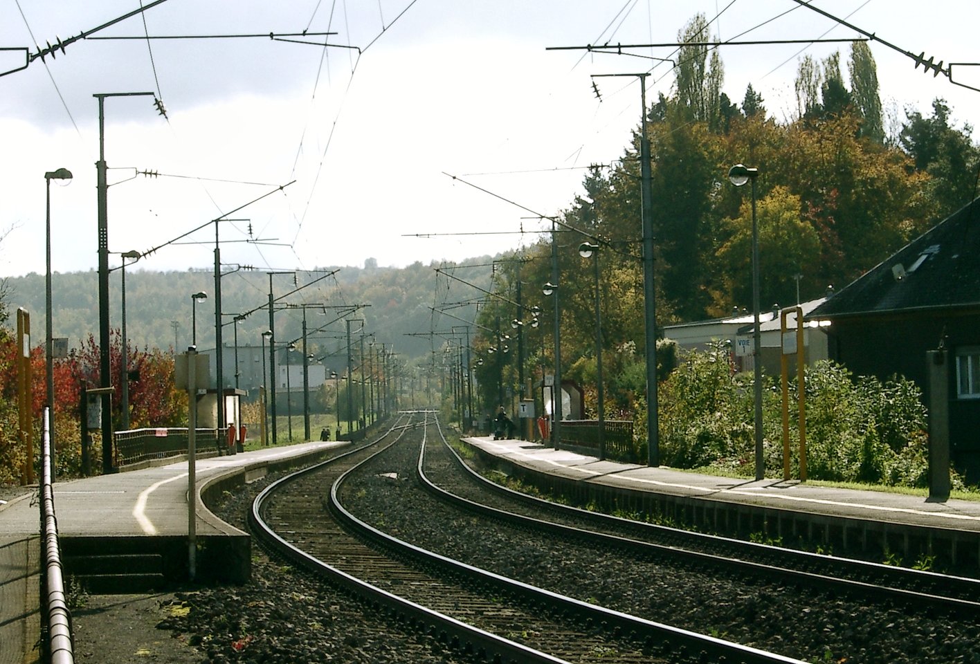 De%cc%81iferd_station_platforms
