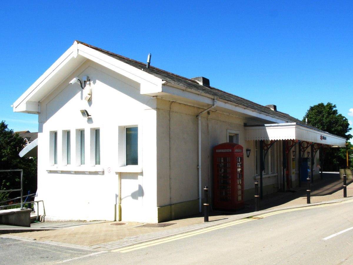 station building photo