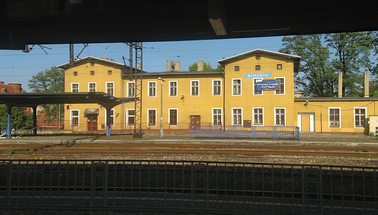 Mys%c5%82owice_stacja_platform_1