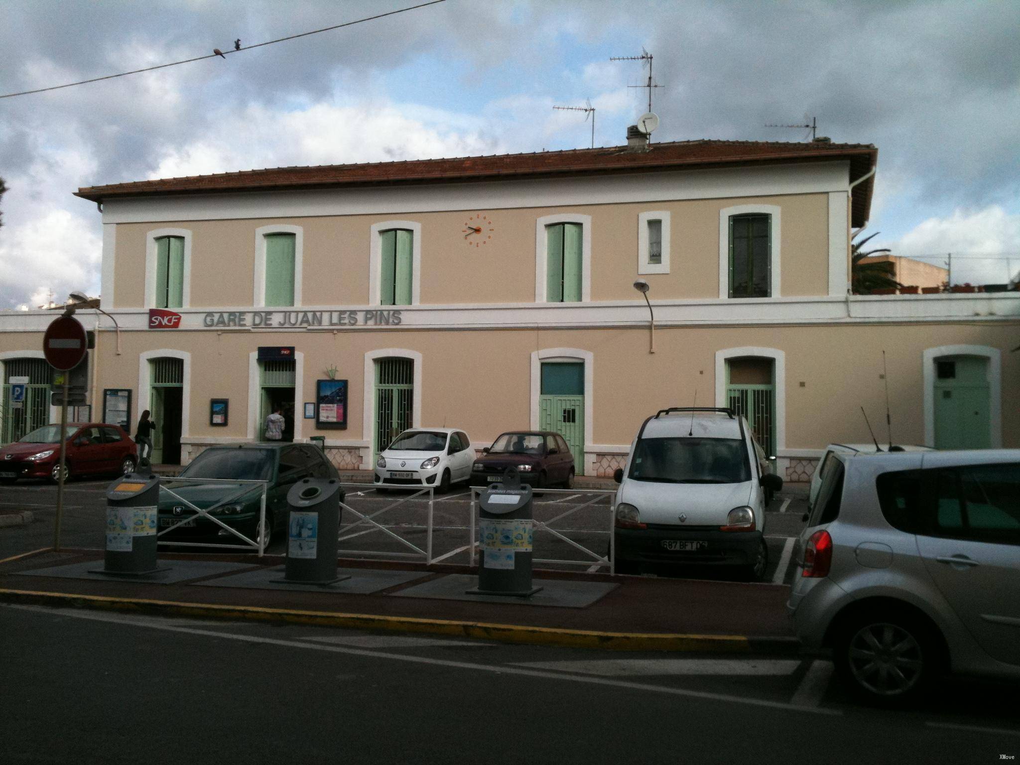 station building photo