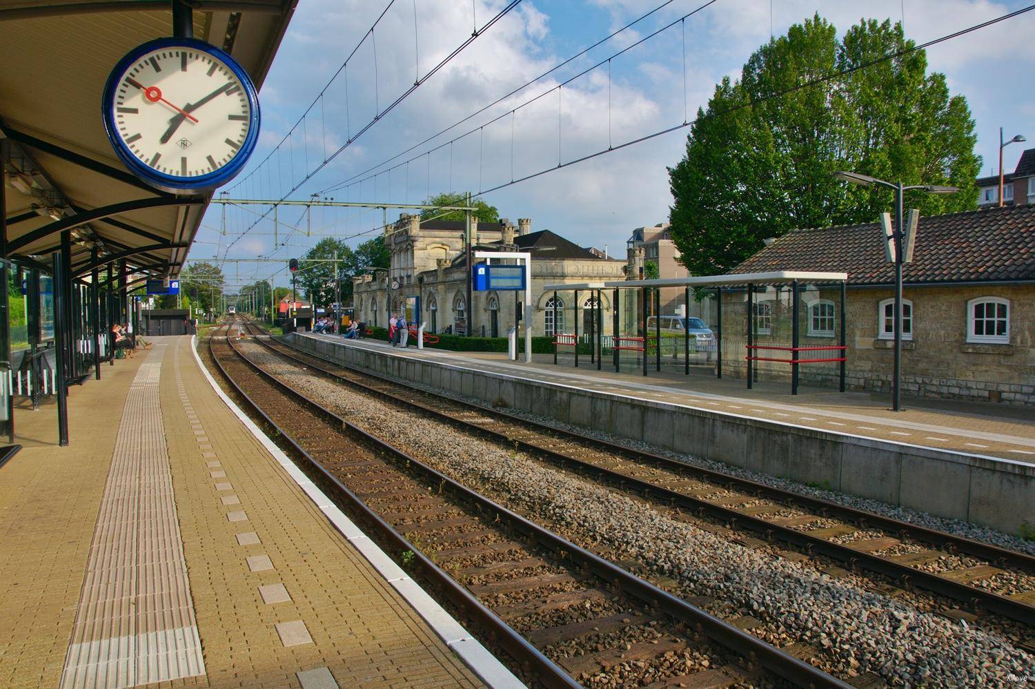 station interior photo