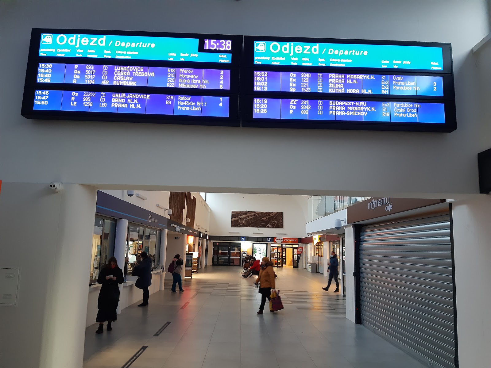 Koli%cc%81n_station_concourse