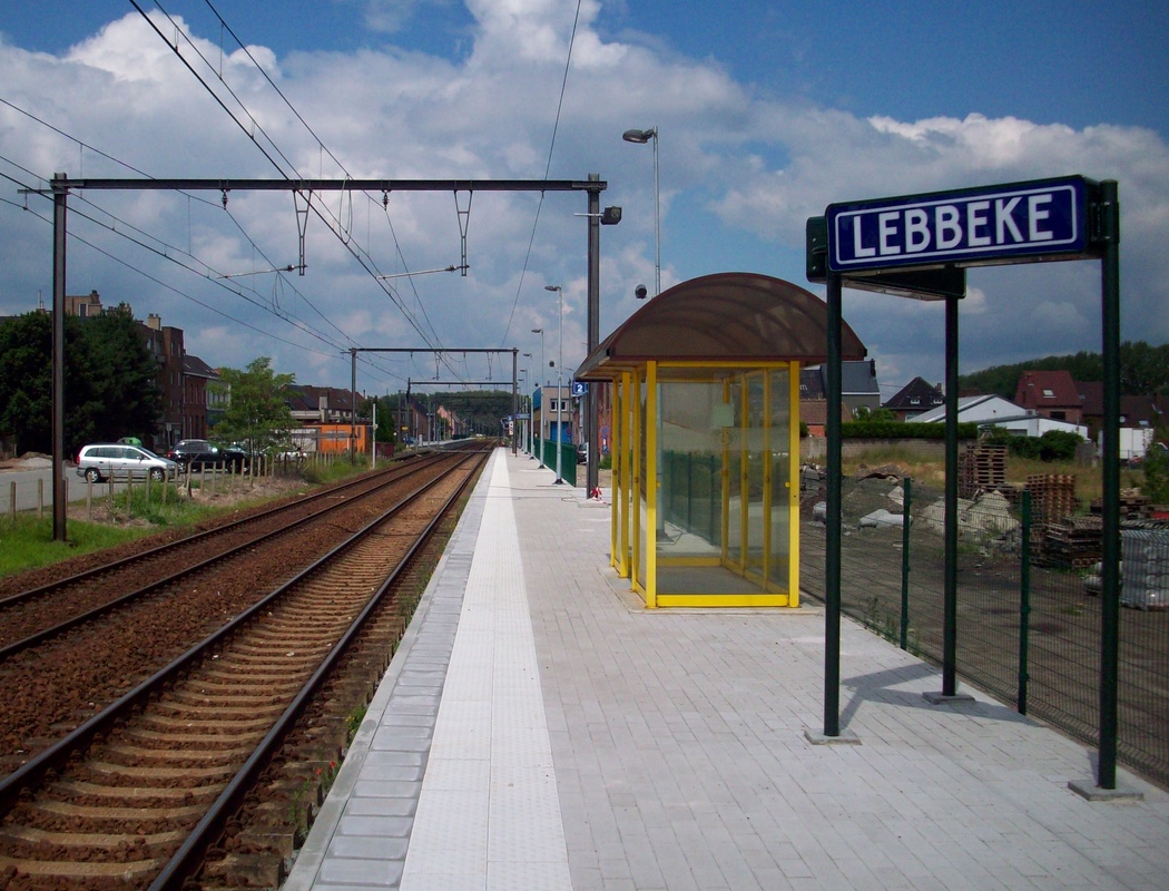 Lebbeke_station_platform