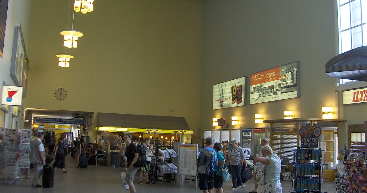 Tampere_tammerfors_station_concourse