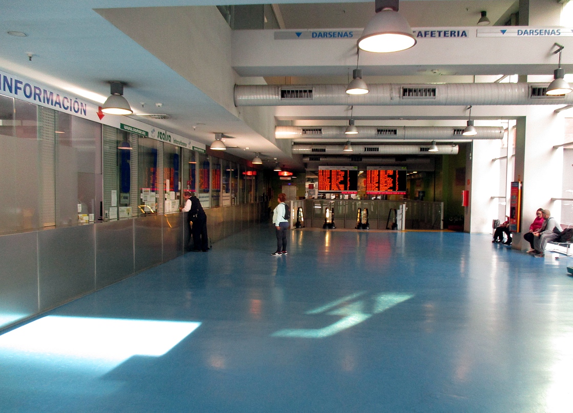 Talavera_de_la_reina_station_hall