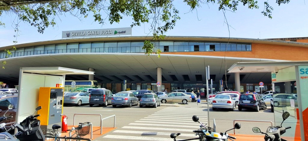 Sevilla_santa_justa_station_outside