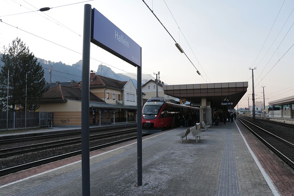 Hallein_hbf_platforms