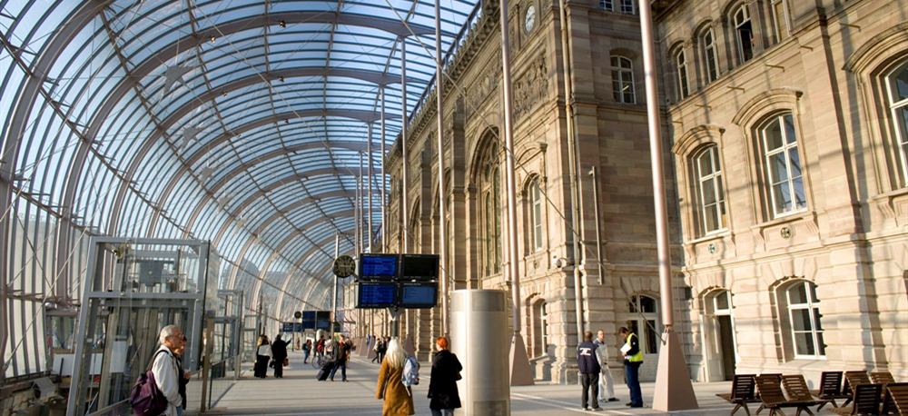 Tgv_strasbourg_station_inside