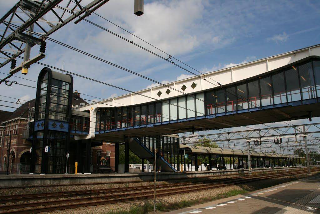 station interior photo