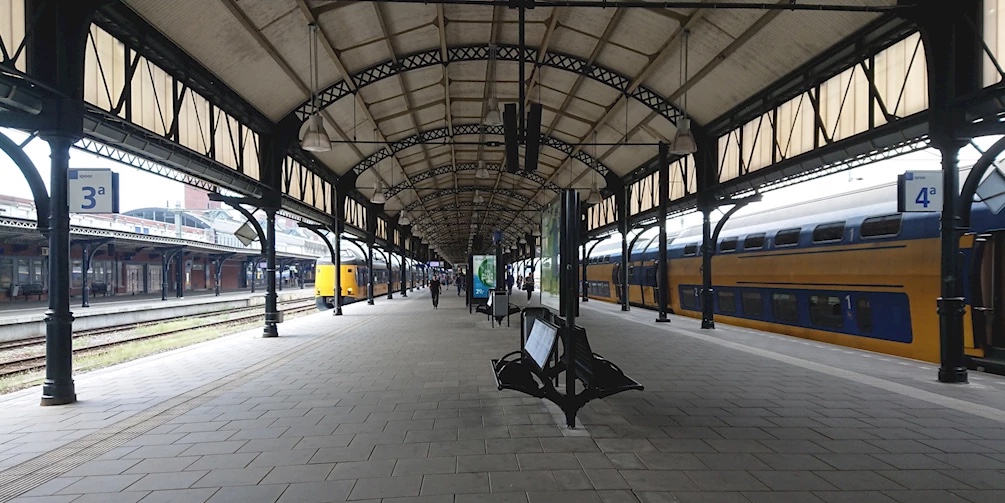 Nijmegen_station_platform_2
