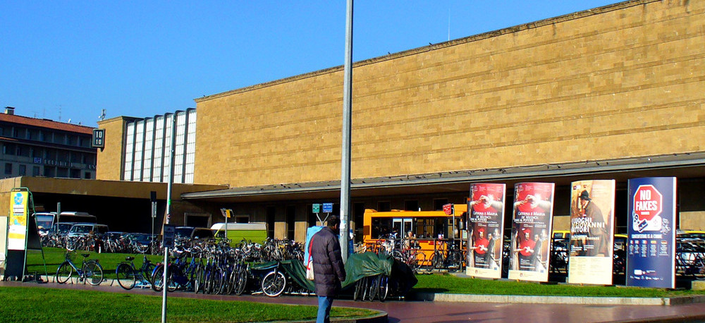 Firenze_santa_maria_novella__smn_station_outside