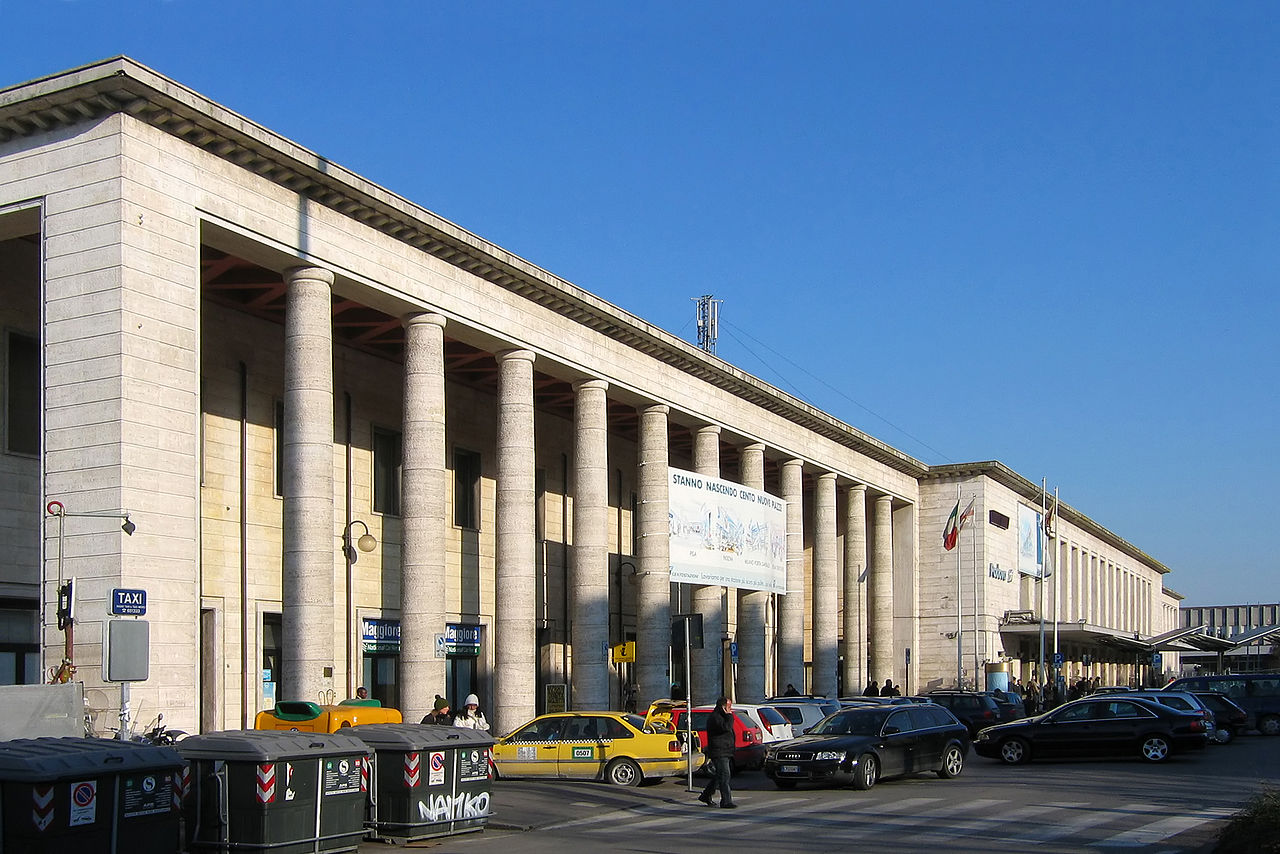 Padova_station_entrance