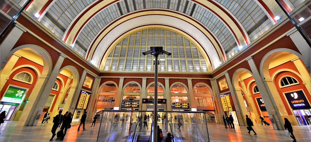 Torino_porta_nuova_station_inside