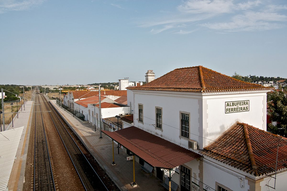 Albufeira_station_platform