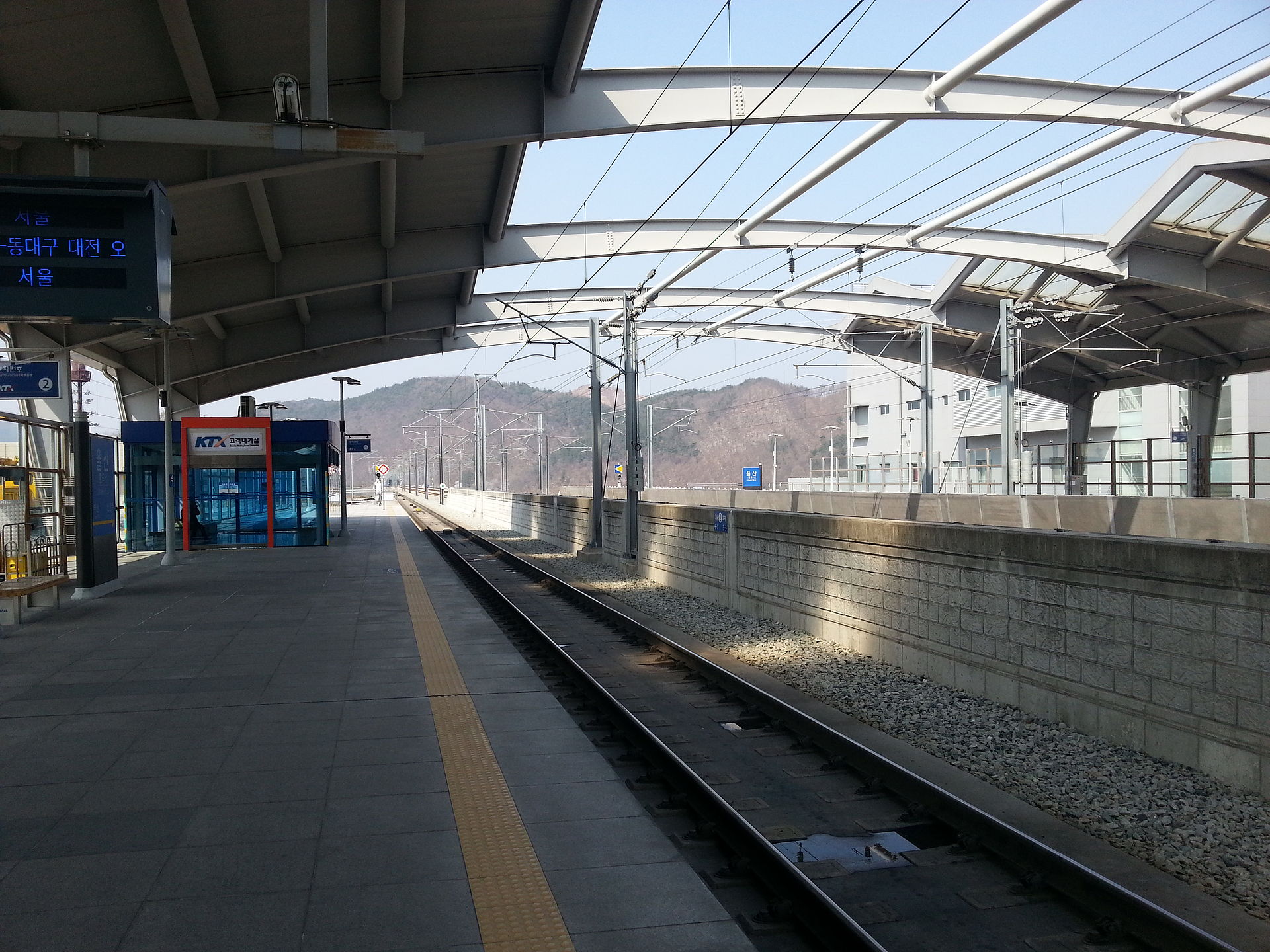 Ulsan_tongdosa__station_platform