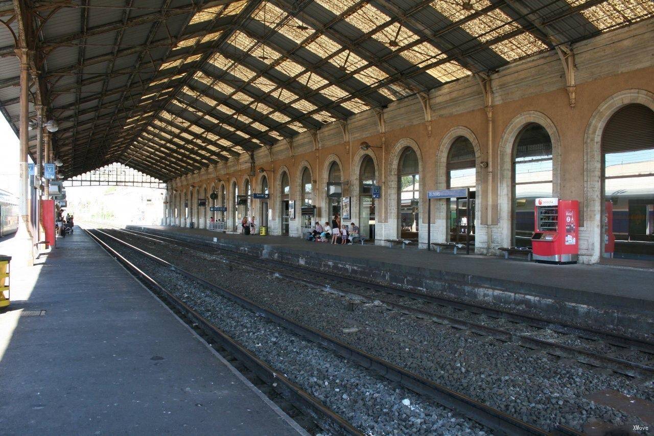 station interior photo