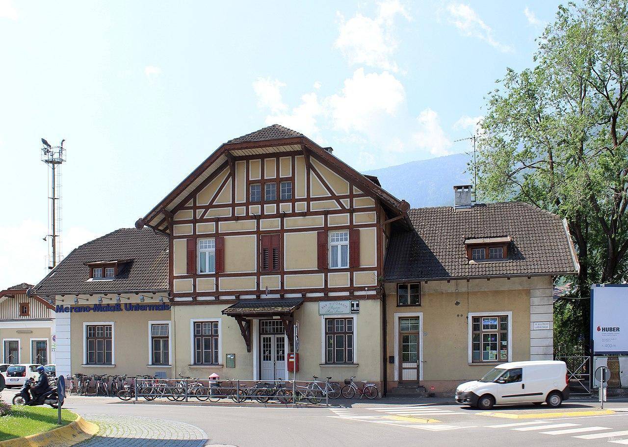 station building photo