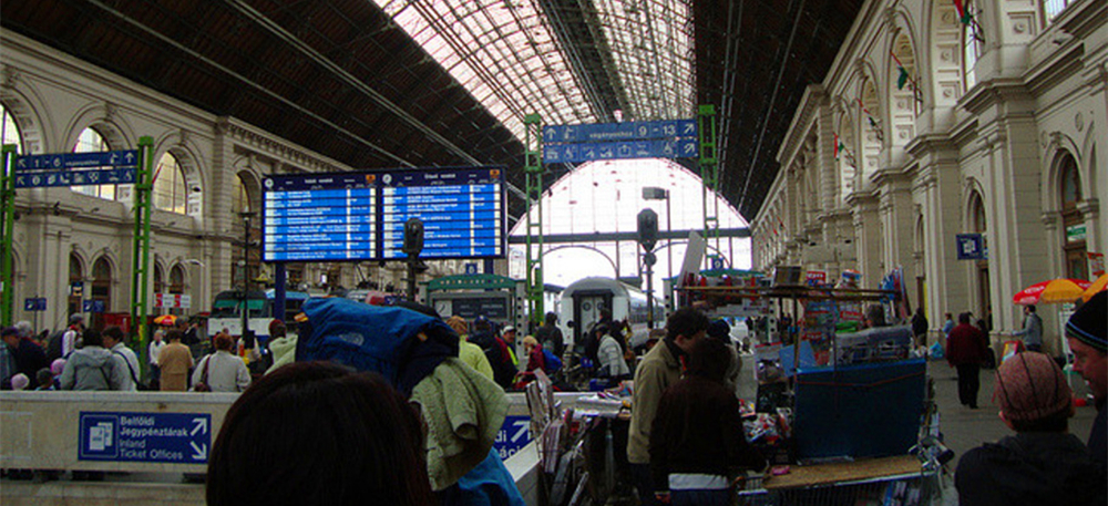 %e5%8c%88%e7%89%99%e5%88%a9 Budapest_keleti_p%c3%a1lyaudva Inside
