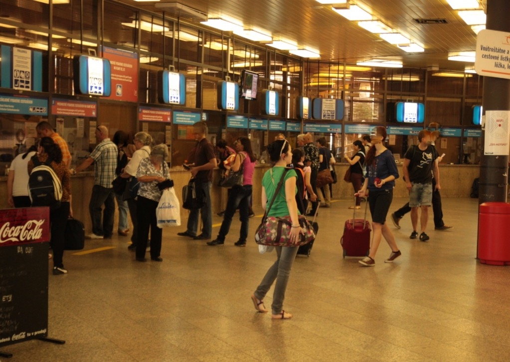 Bratislava_hlavna%cc%81_stanica_hall