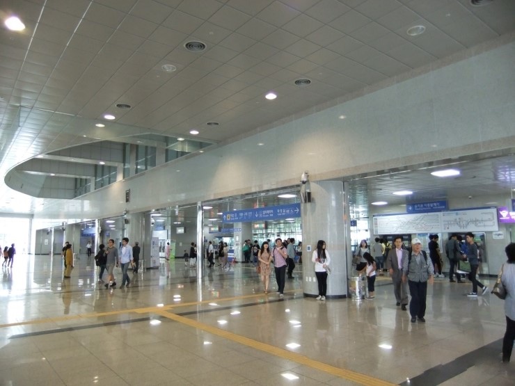 Uijeongbu_station_hall