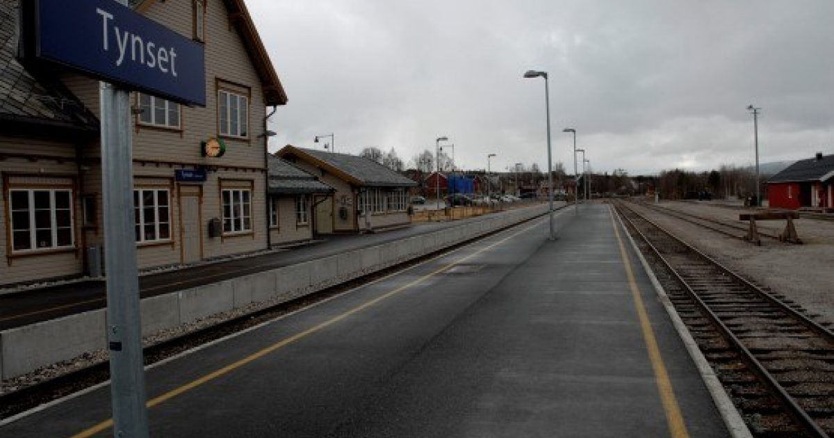 Tynset_stasjon_platform_1