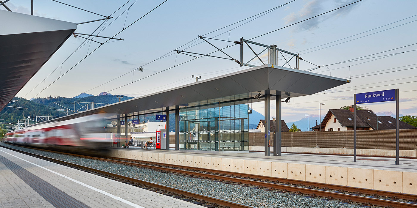 Rankweil_bahnhof_platform_2