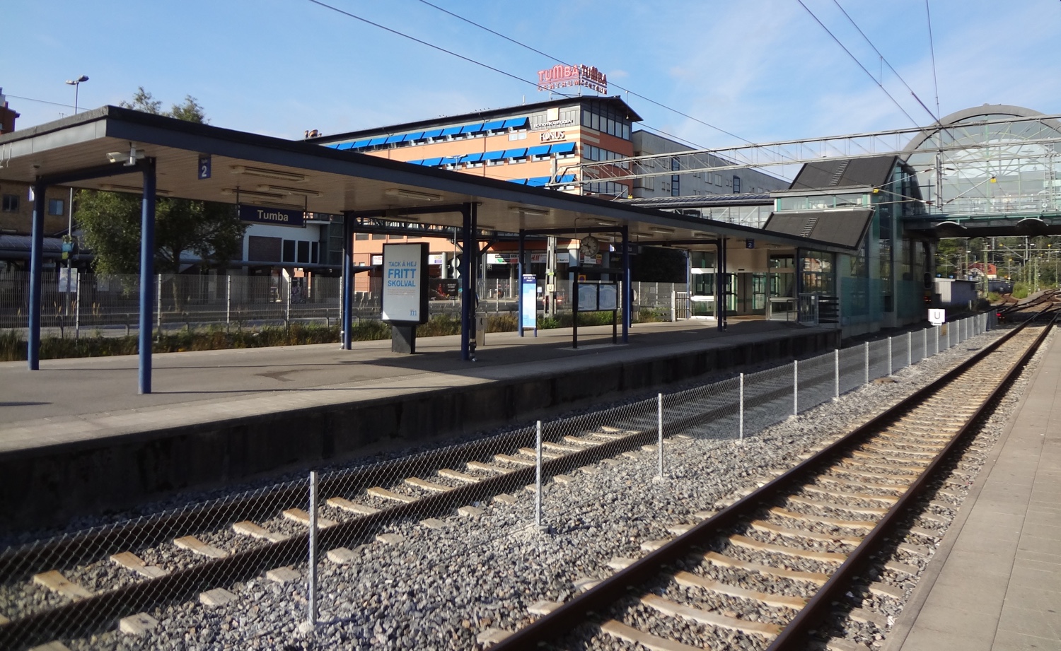 Tumba_station_platform