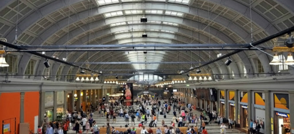 Ruitie _stockholm_central_station_inside