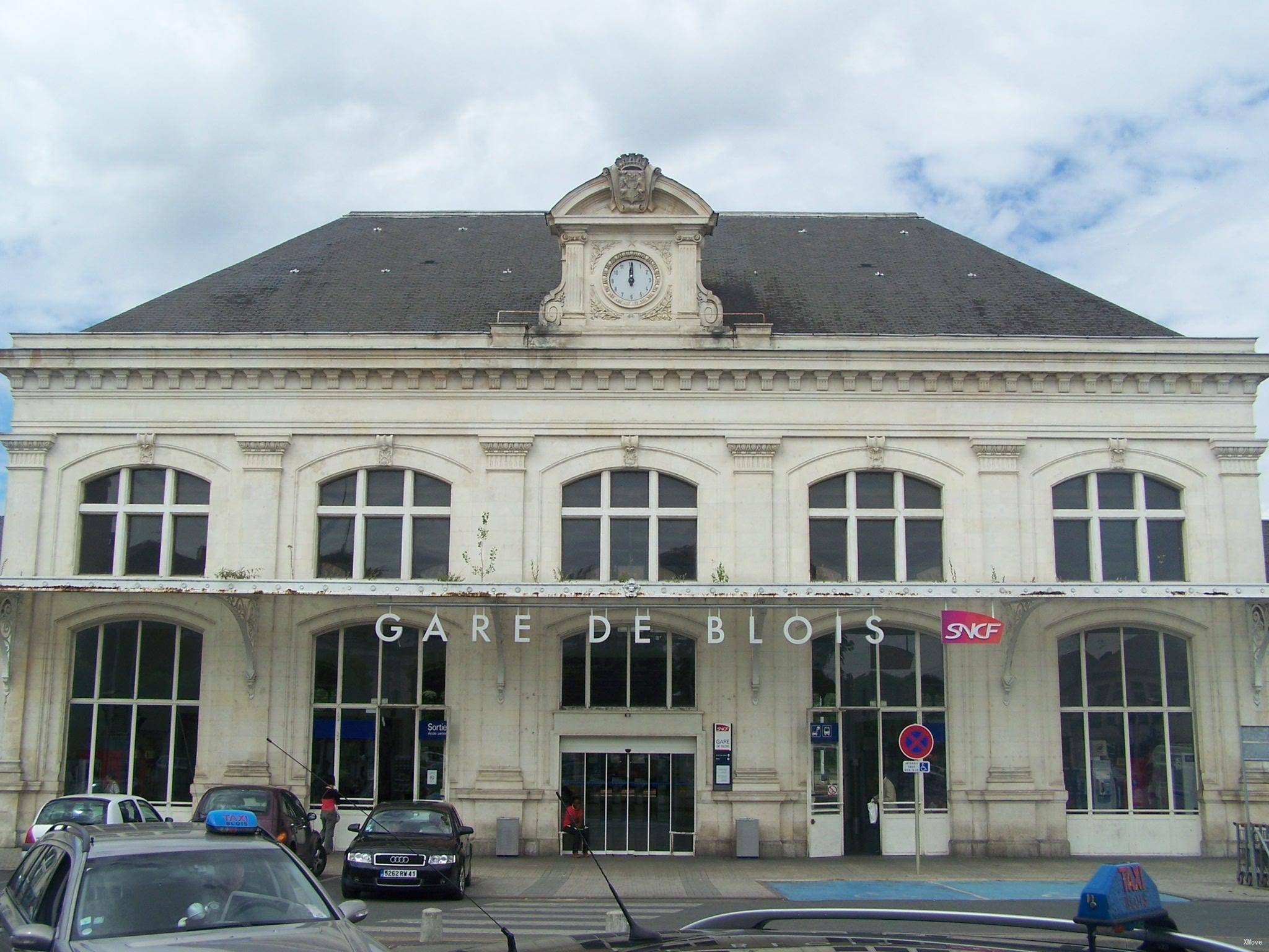 station building photo