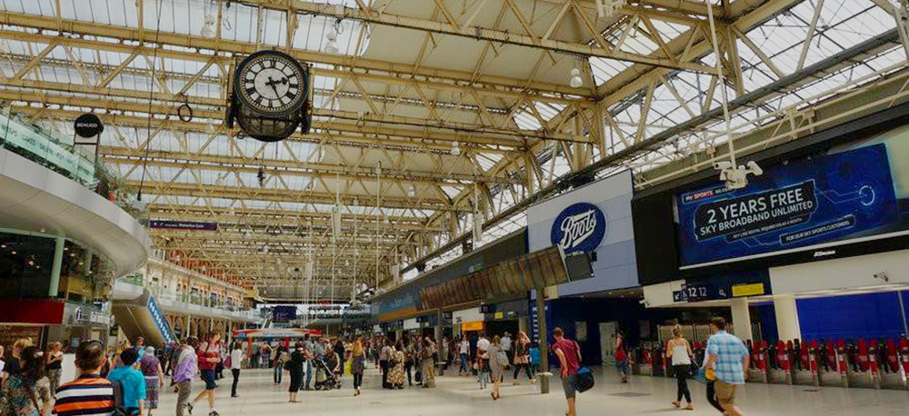 London_waterloo_station_inside