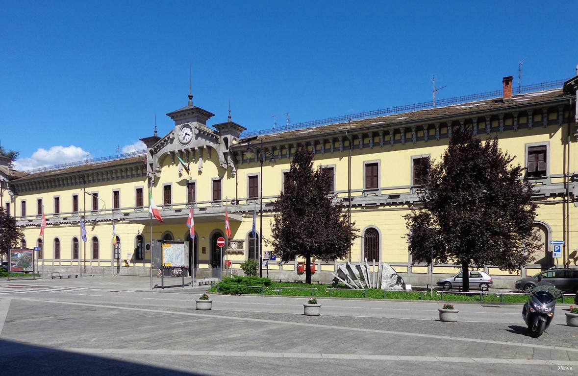 station building photo