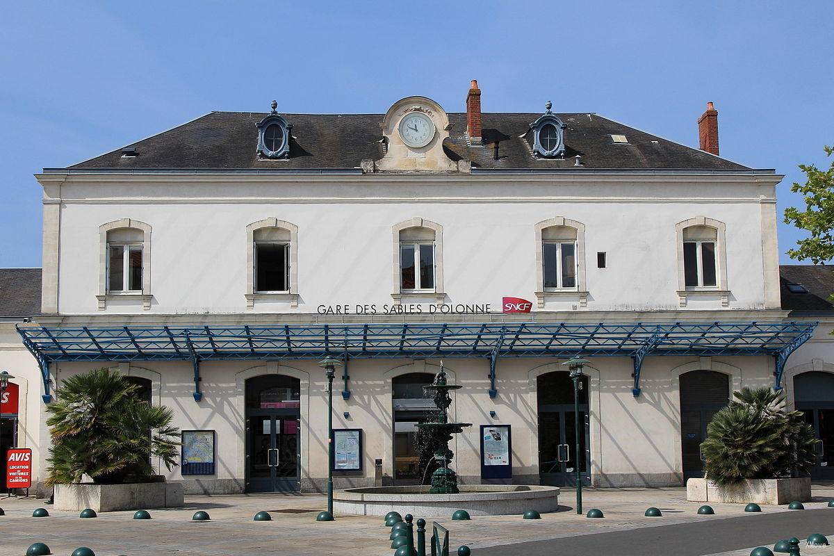 station building photo