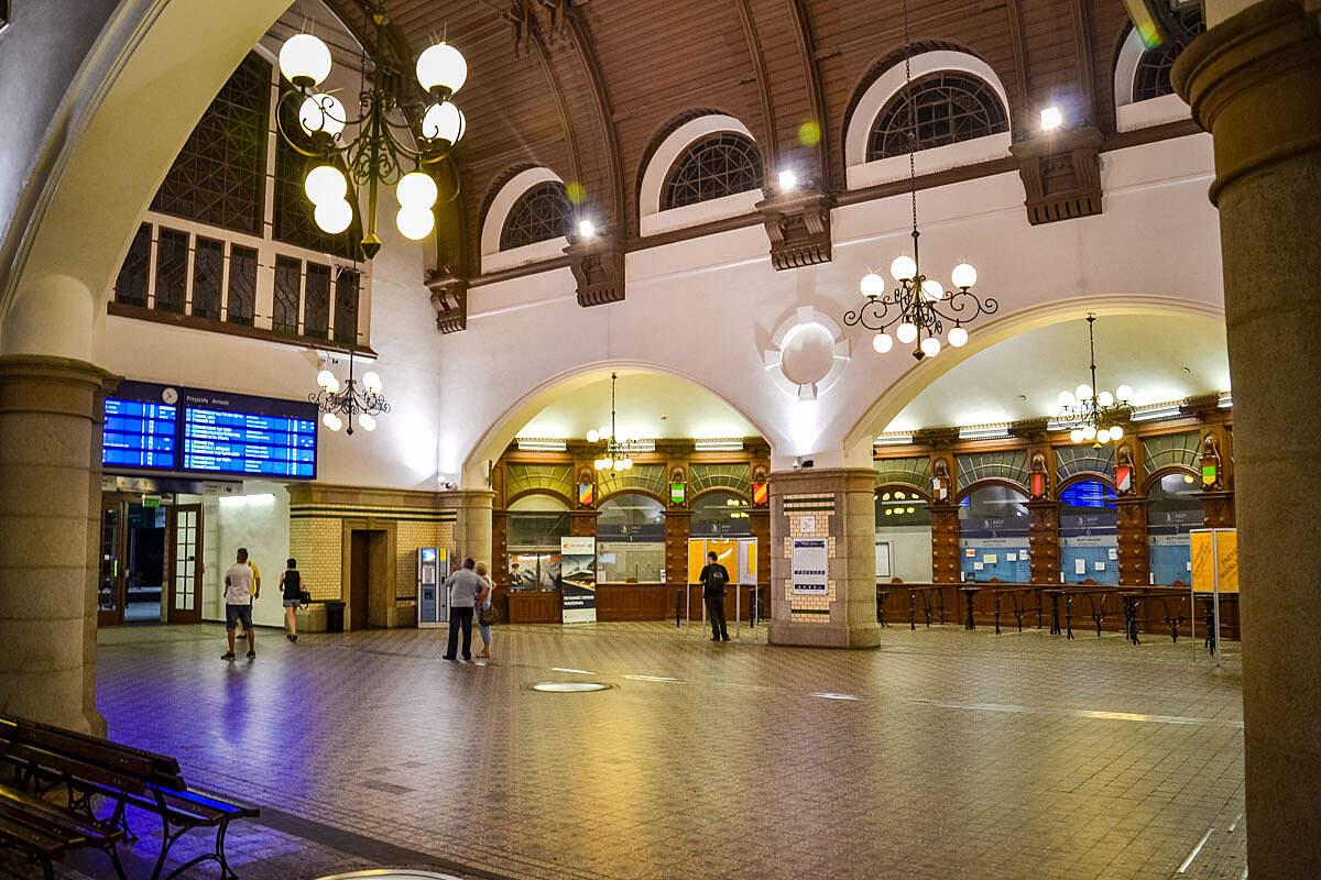 Opole_glowne_concourse