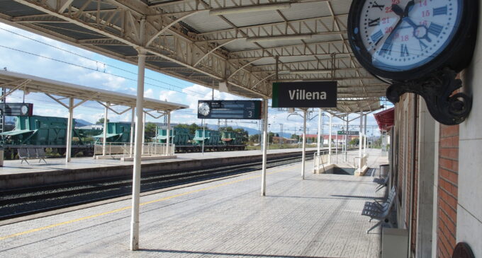 Villena_ave_station_platform_3