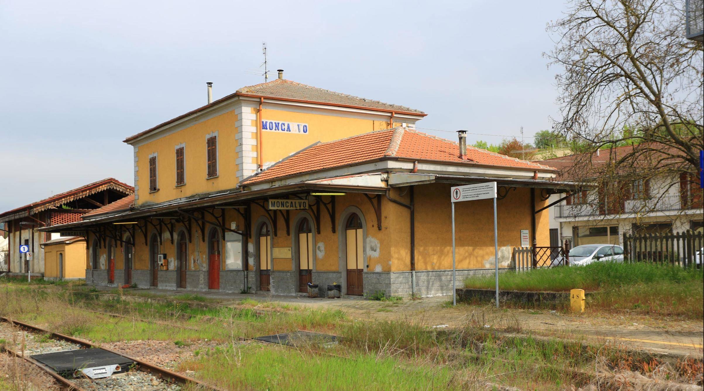 station building photo