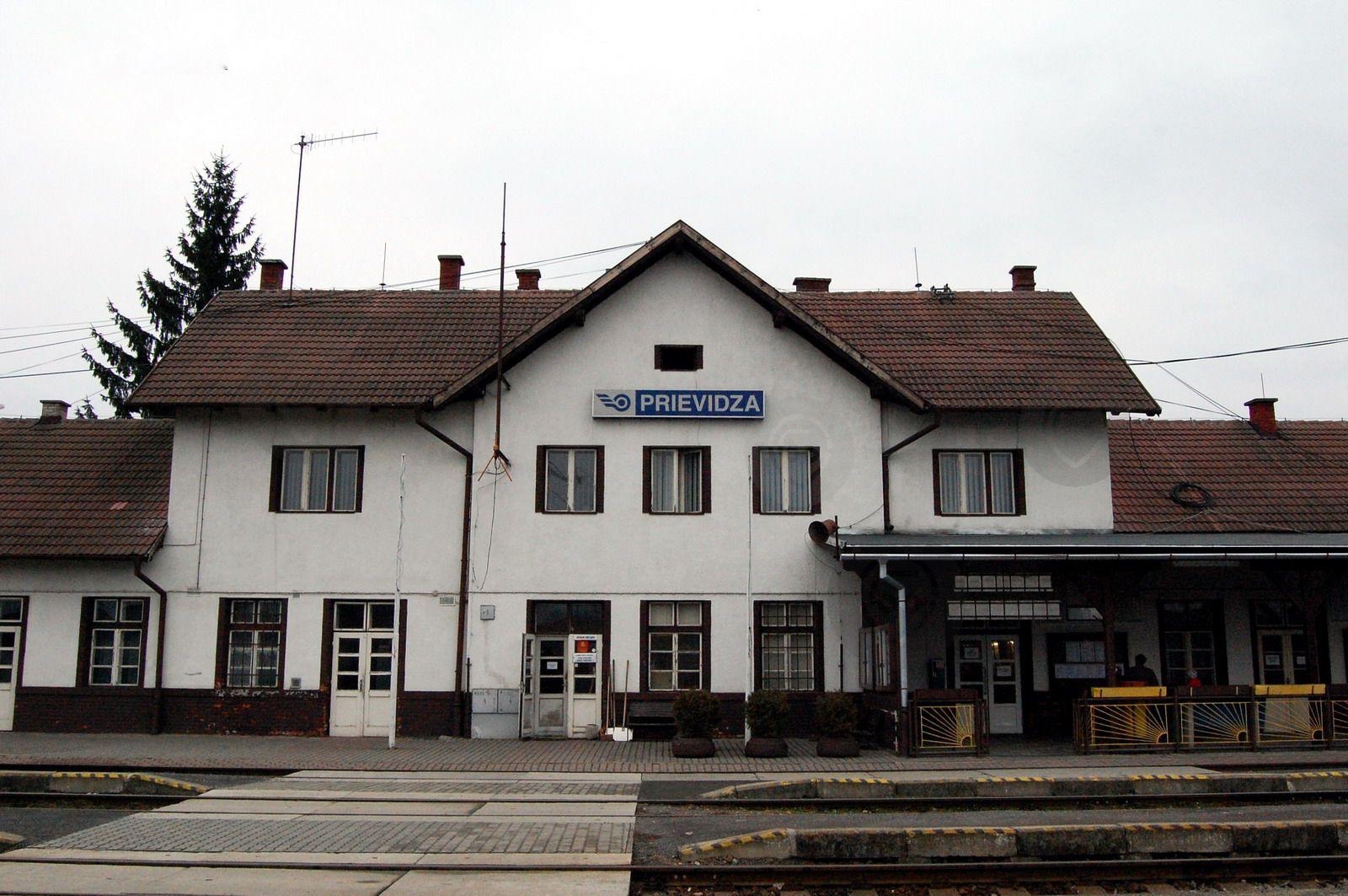 Prievidza_z%cc%8celeznic%cc%8cna%cc%81 Stanica