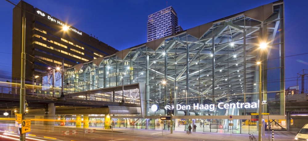 Den_haag_centraal_outside