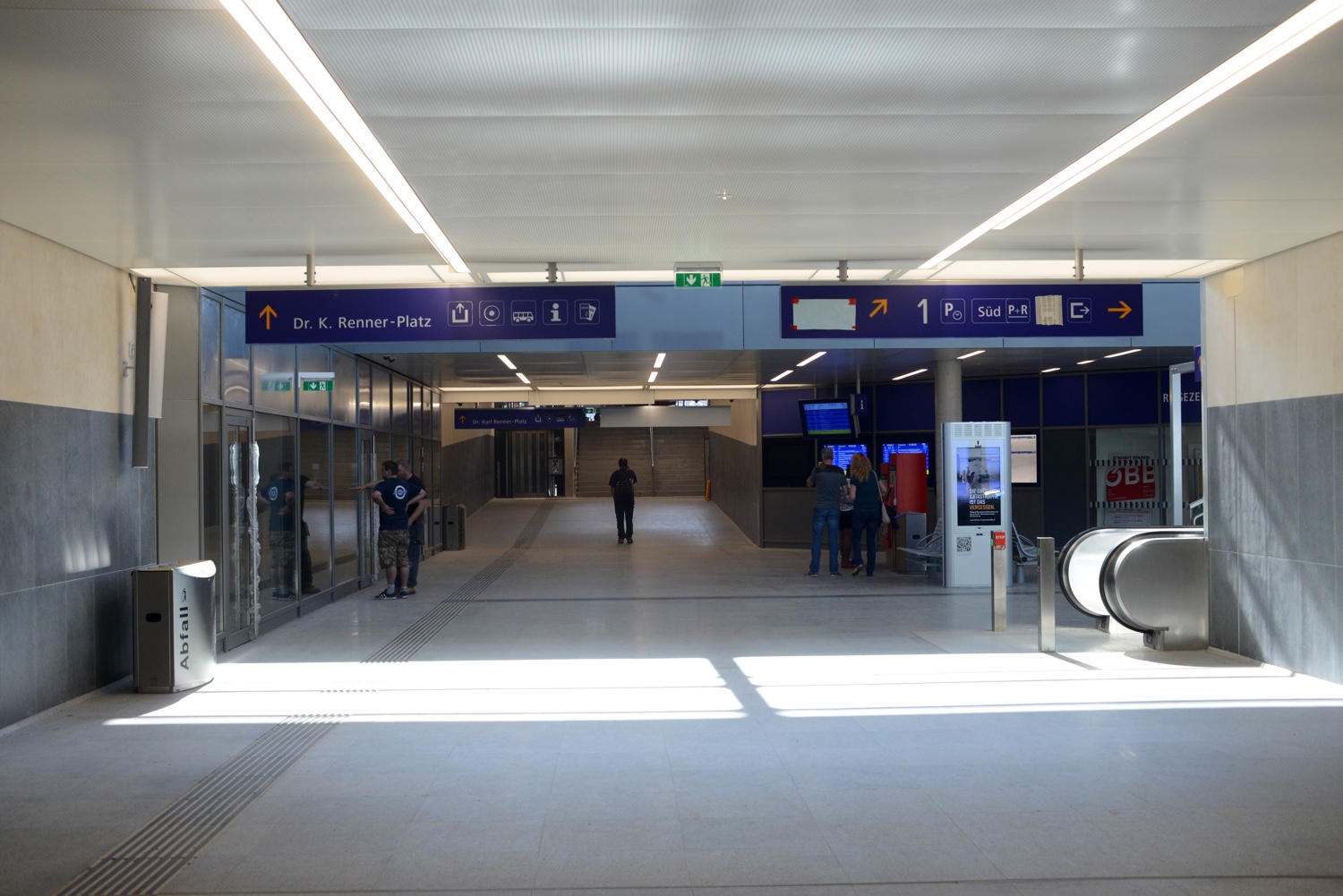 Attnang Puchheim Bf Platform_passage